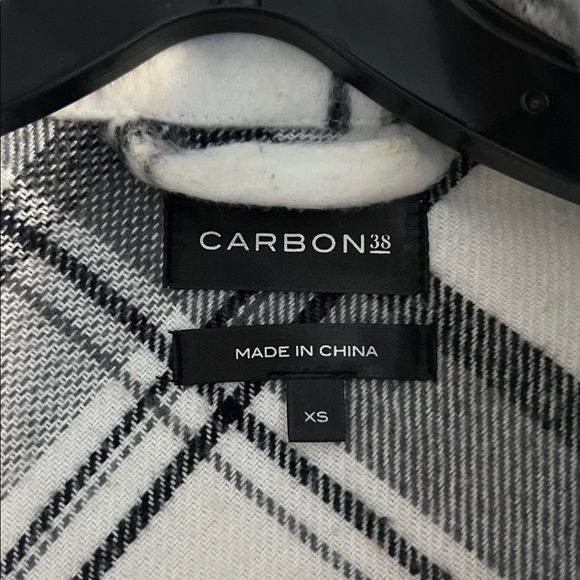 Carbon38 XS Plaid Oversized Jacket - Picture 2 of 9